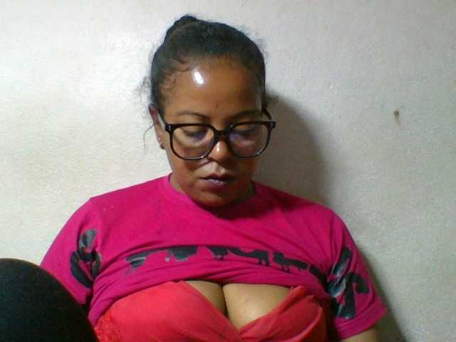 Barbie12 live cam on BongaCams