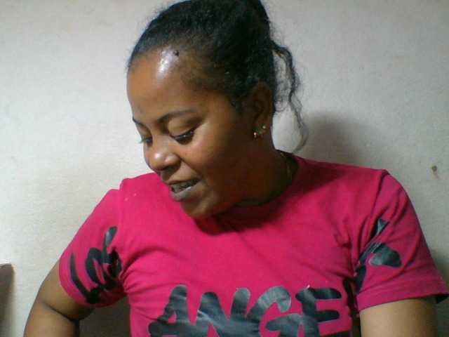 Barbie12 live cam on BongaCams