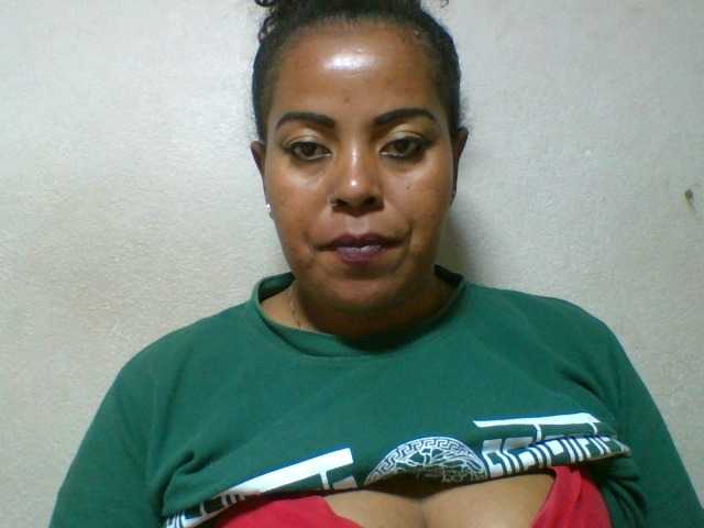 Barbie12 live cam on BongaCams