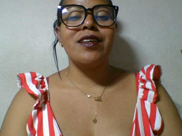 Barbie12 live cam on BongaCams