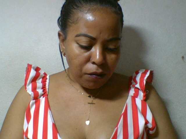 Barbie12 live cam on BongaCams