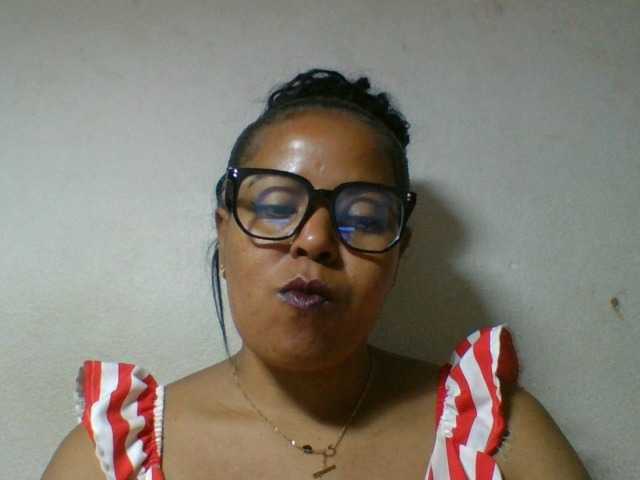 Barbie12 live cam on BongaCams
