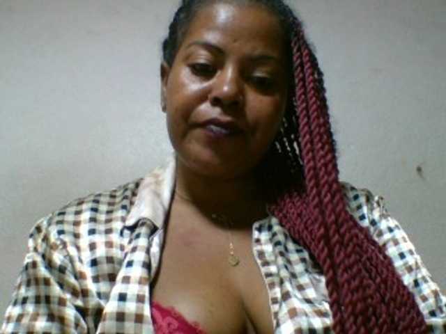Barbie12 live cam on BongaCams
