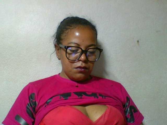 Barbie12 live cam on BongaCams