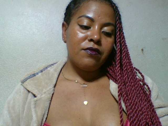 Barbie12 live cam on BongaCams