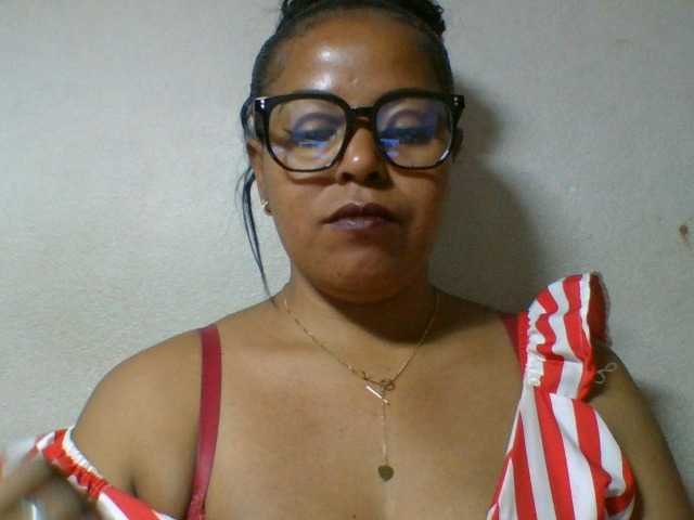 Barbie12 live cam on BongaCams