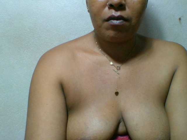 Barbie12 live cam on BongaCams