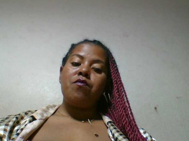 Barbie12 live cam on BongaCams