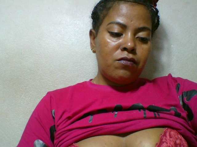 Barbie12 live cam on BongaCams
