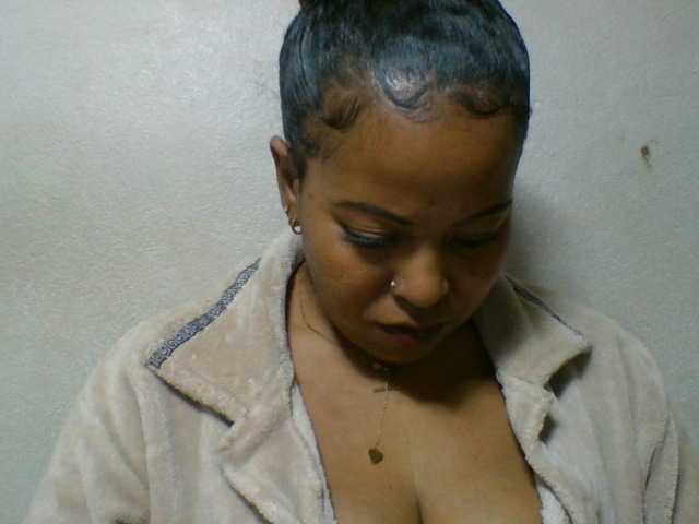 Barbie12 live cam on BongaCams