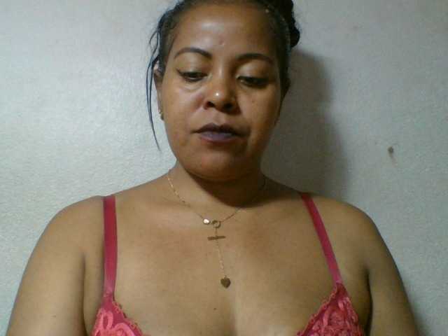 Barbie12 live cam on BongaCams