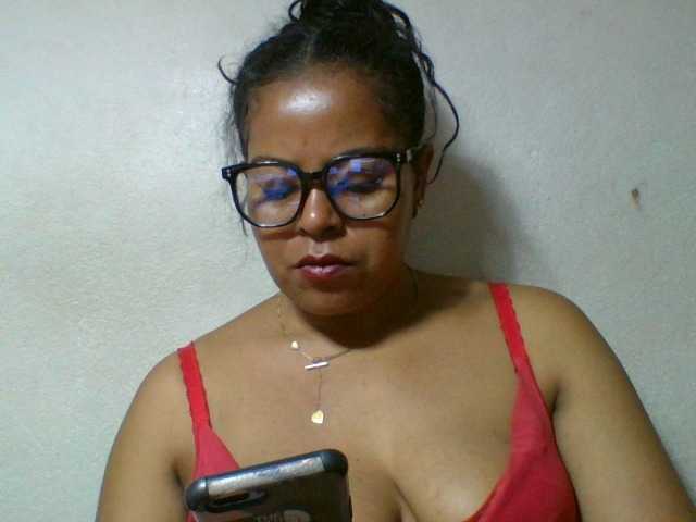 Barbie12 live cam on BongaCams