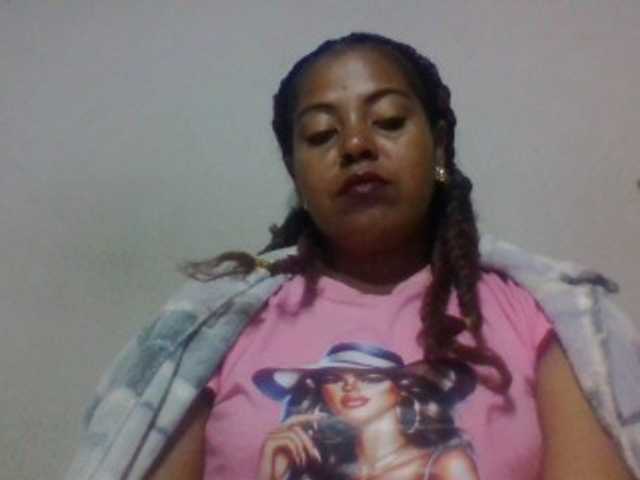 Barbie12 live cam on BongaCams
