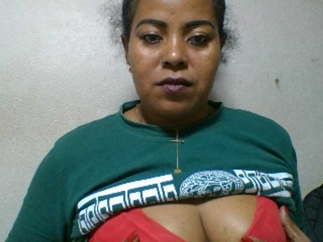 Barbie12 live cam on BongaCams
