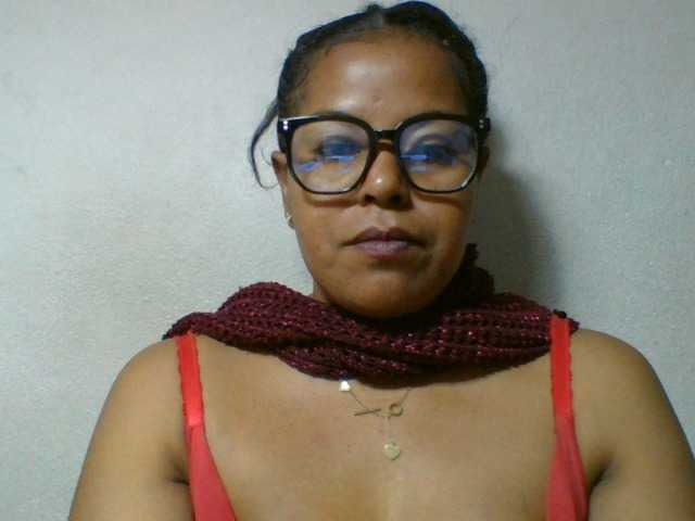 Barbie12 live cam on BongaCams