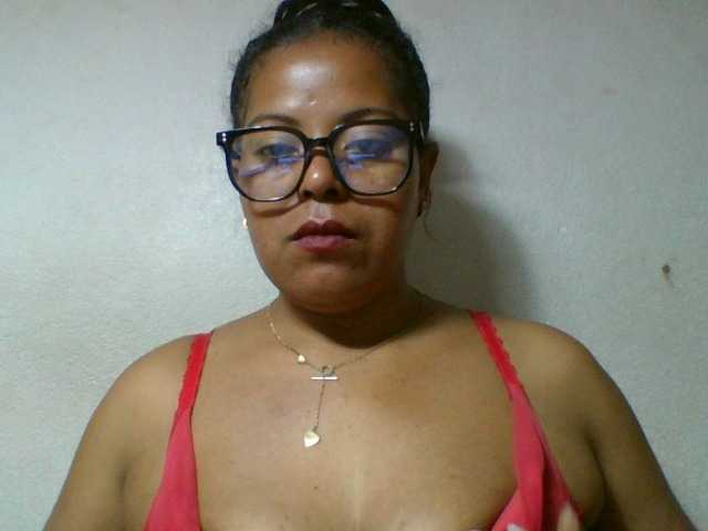 Barbie12 live cam on BongaCams