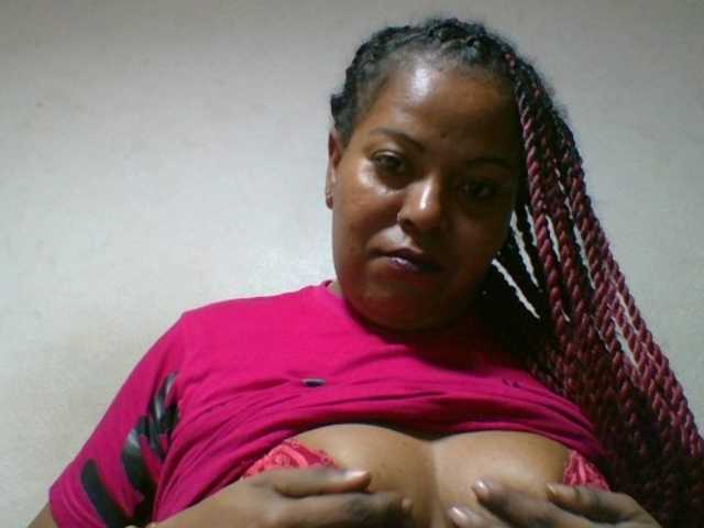 Barbie12 live cam on BongaCams