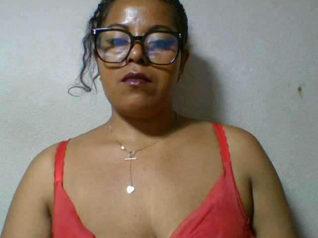 Barbie12 live cam on BongaCams