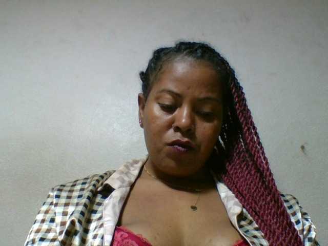 Barbie12 live cam on BongaCams