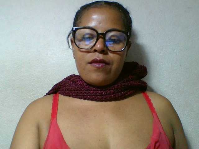 Barbie12 live cam on BongaCams