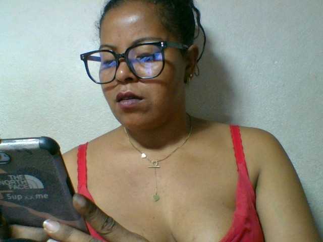 Barbie12 live cam on BongaCams