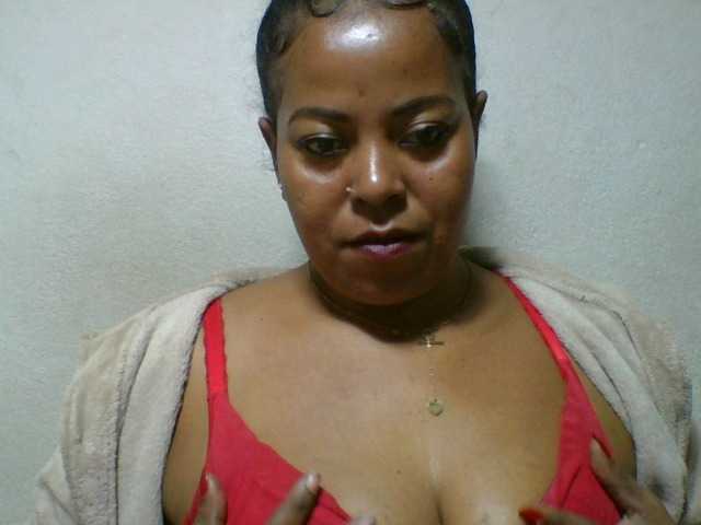 Barbie12 live cam on BongaCams