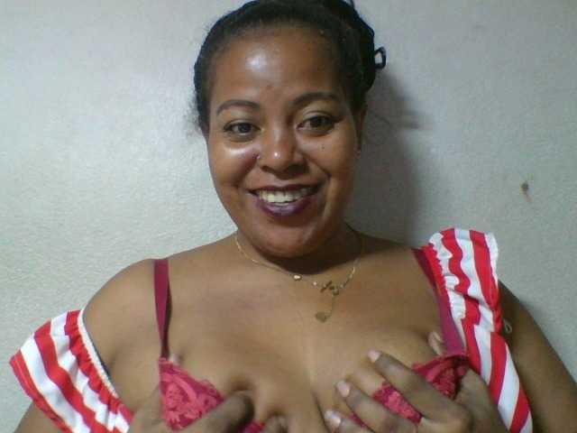 Barbie12 live cam on BongaCams