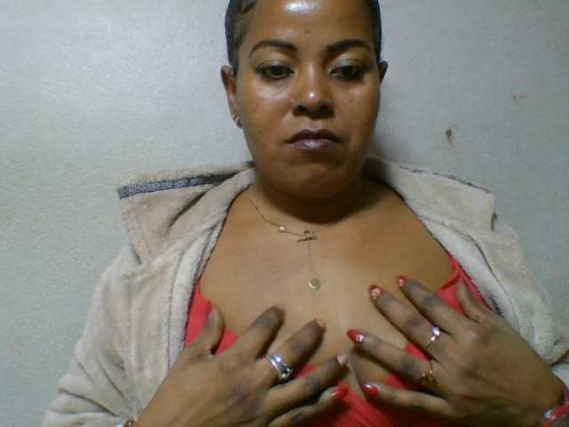 Barbie12 live cam on BongaCams
