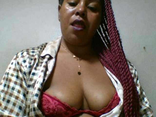 Barbie12 live cam on BongaCams