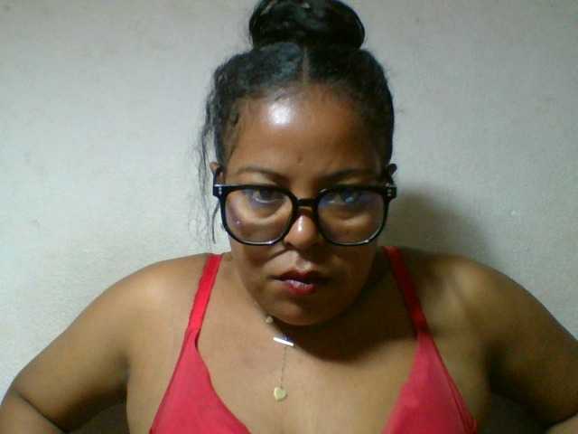Barbie12 live cam on BongaCams