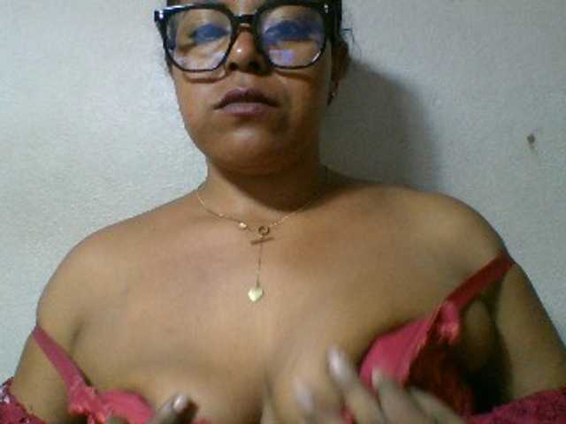 Barbie12 live cam on BongaCams