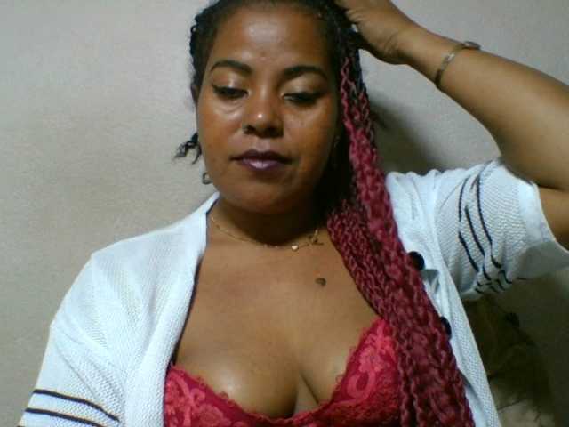 Barbie12 live cam on BongaCams