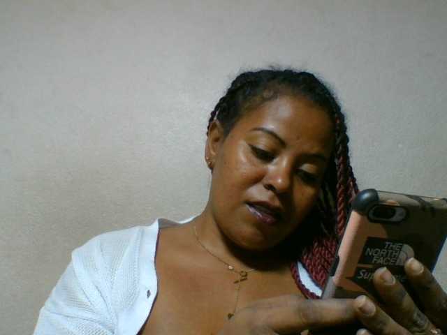 Barbie12 live cam on BongaCams