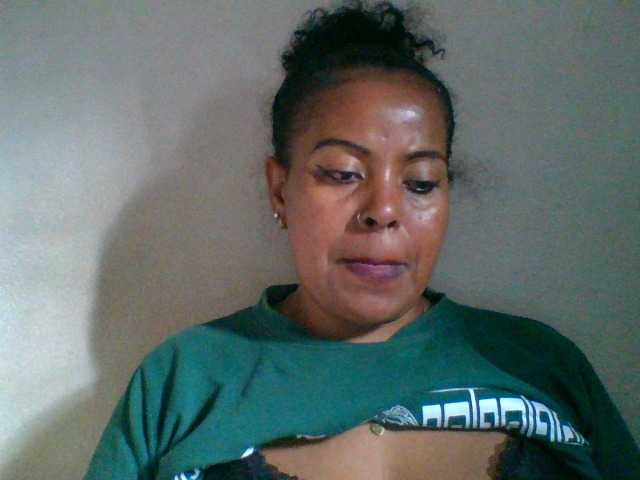 Barbie12 live cam on BongaCams