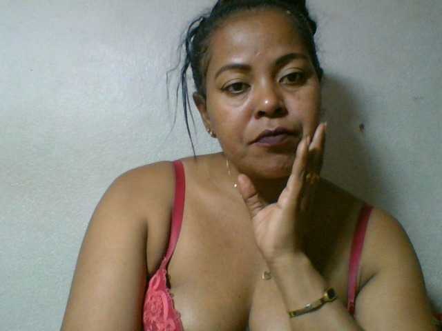Barbie12 live cam on BongaCams