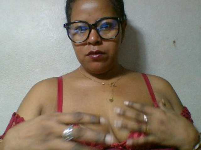 Barbie12 live cam on BongaCams
