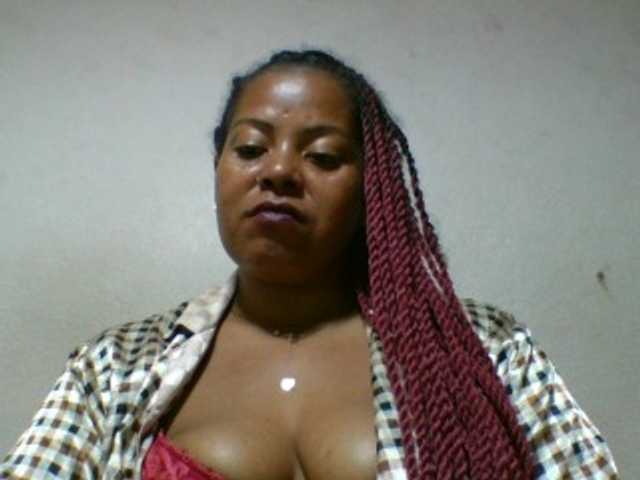 Barbie12 live cam on BongaCams