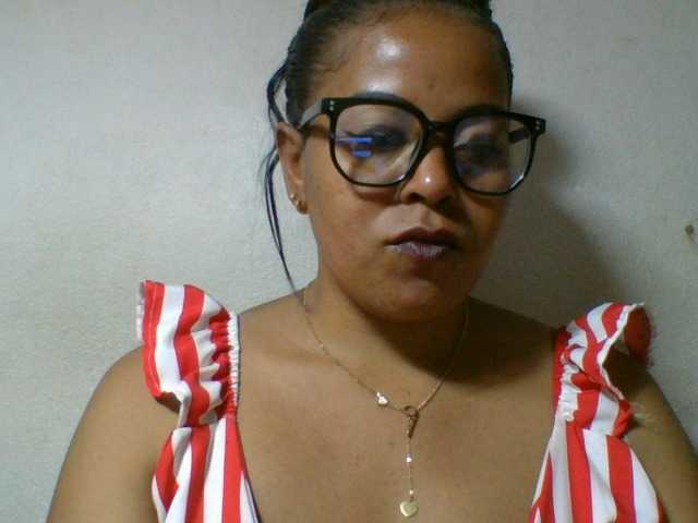 Barbie12 live cam on BongaCams
