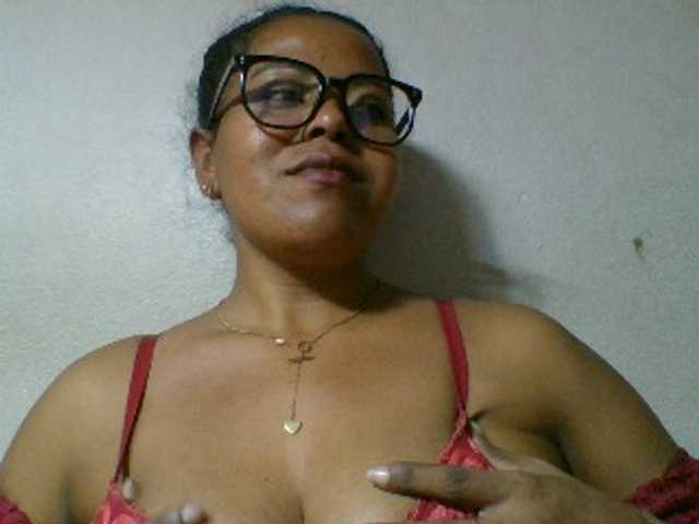 Barbie12 live cam on BongaCams