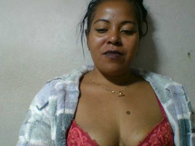 Barbie12 live cam on BongaCams