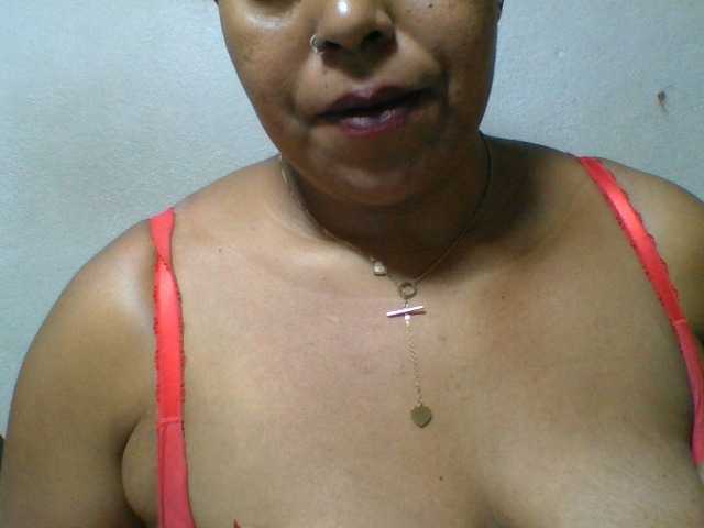 Barbie12 live cam on BongaCams