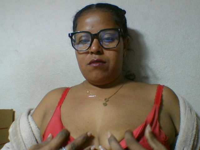 Barbie12 live cam on BongaCams