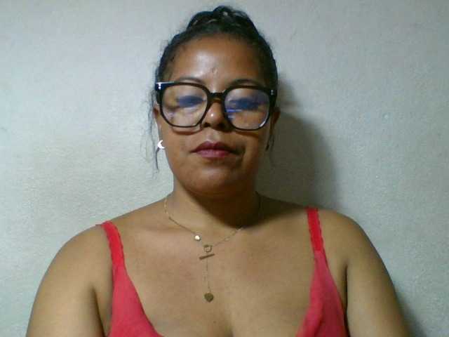 Barbie12 live cam on BongaCams