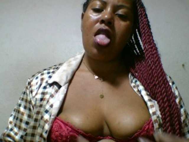 Barbie12 live cam on BongaCams