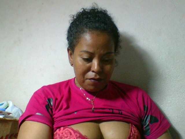 Barbie12 live cam on BongaCams