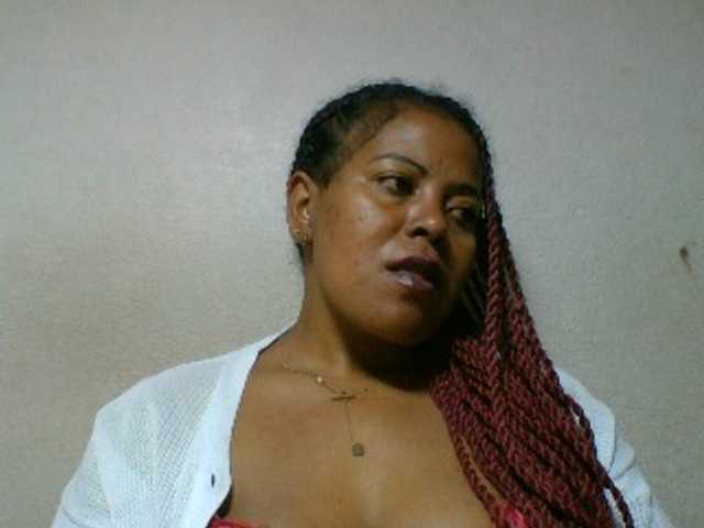 Barbie12 live cam on BongaCams