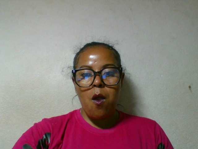 Barbie12 live cam on BongaCams