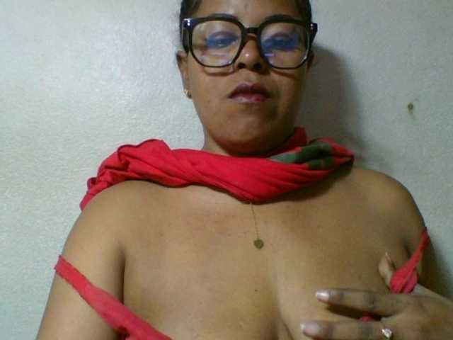 Barbie12 live cam on BongaCams