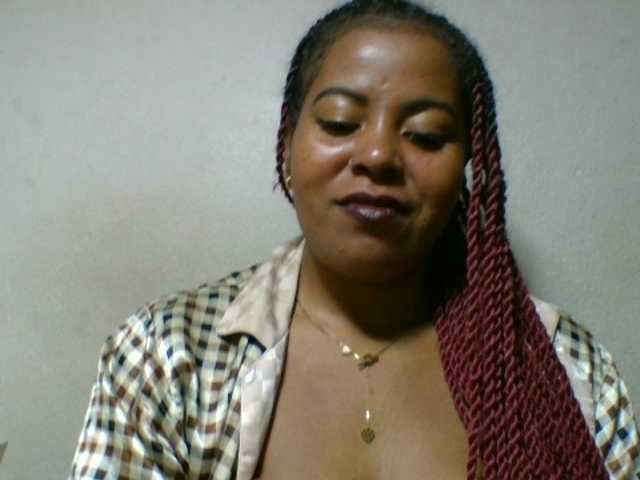 Barbie12 live cam on BongaCams