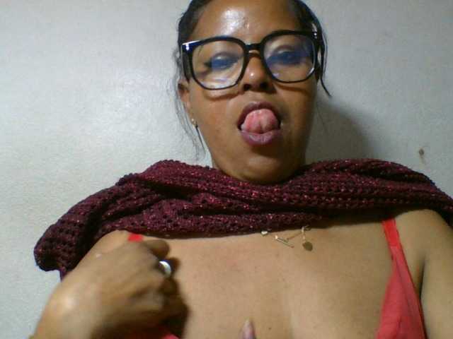 Barbie12 live cam on BongaCams